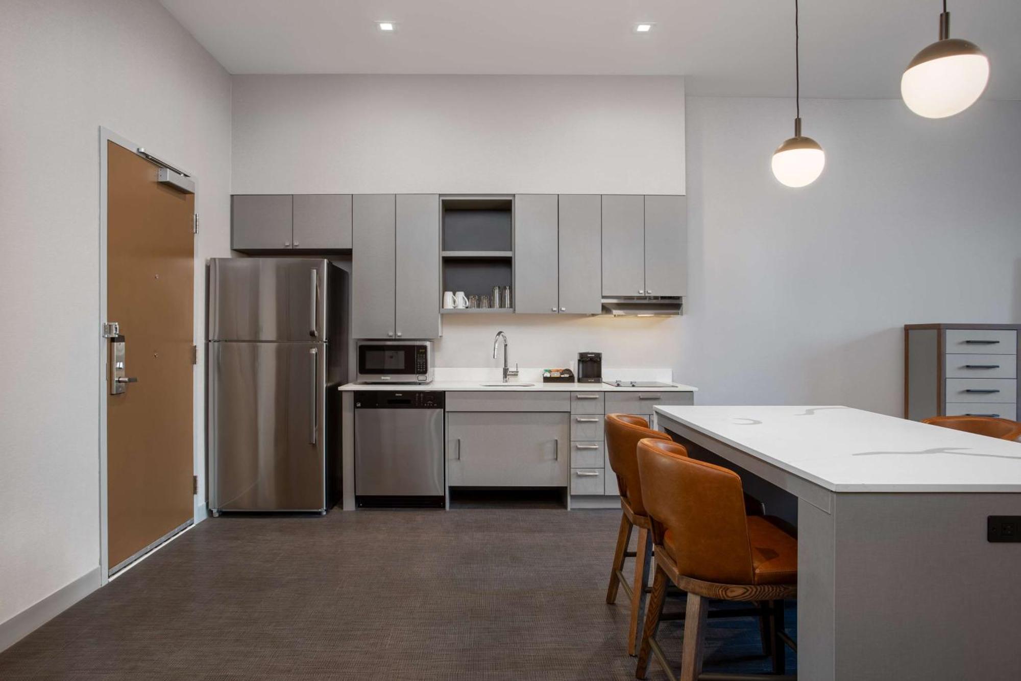 Homewood Suites By Hilton Missoula Exterior photo